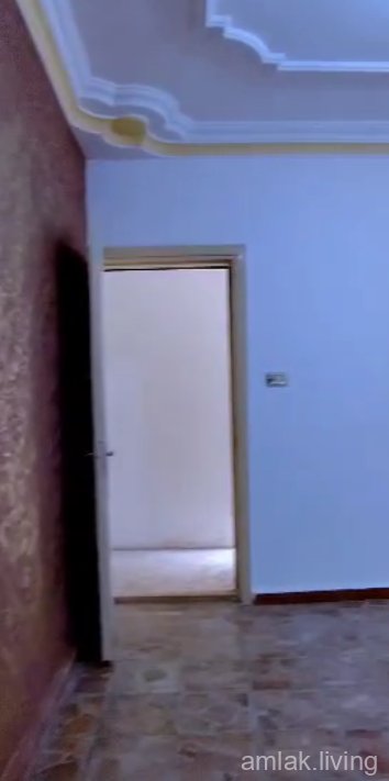  للبيع قبو خمس غرف وغرفتين عبعض 