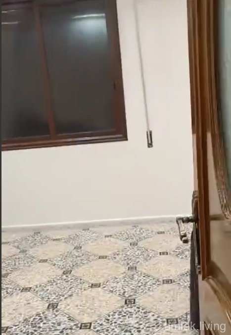 للبيع منزل مكون من خمس غرف ومنافعن  