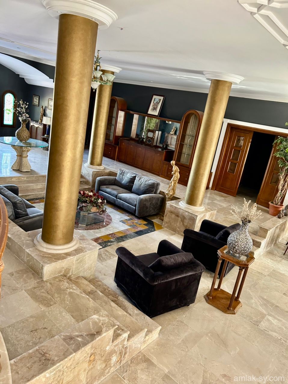 قصر 8دنم في يعفور للبيع او للايجار