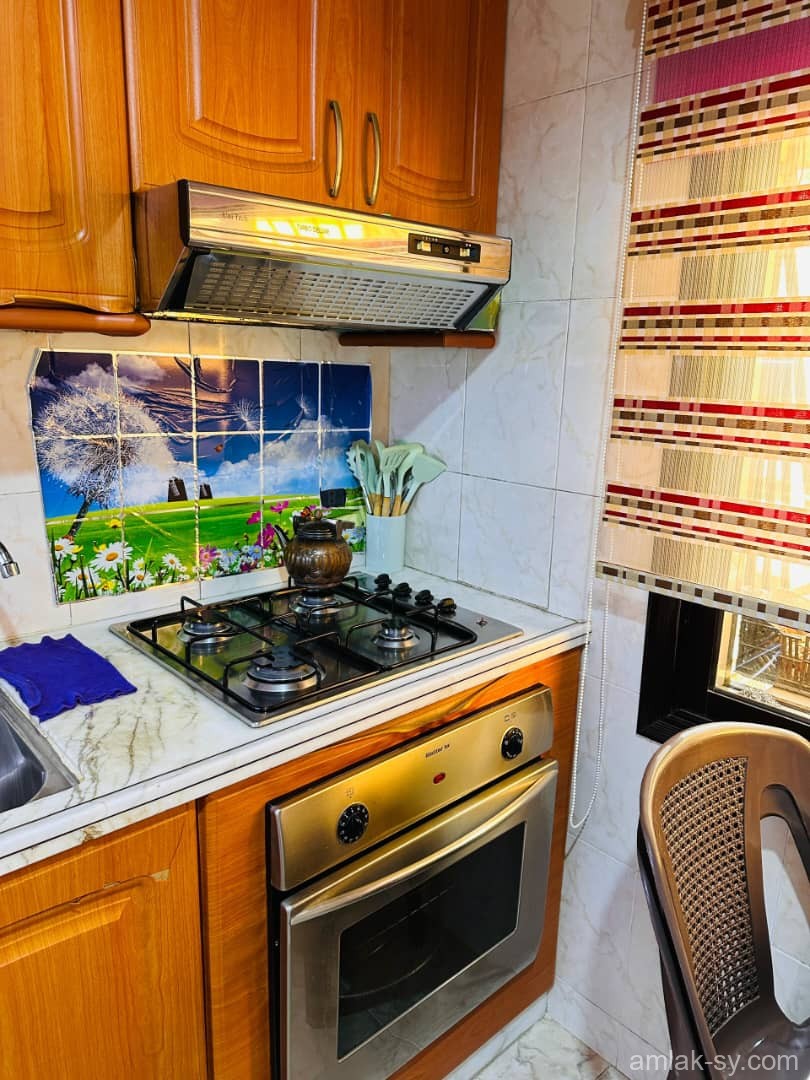 شقة 80م في برزة للبيع