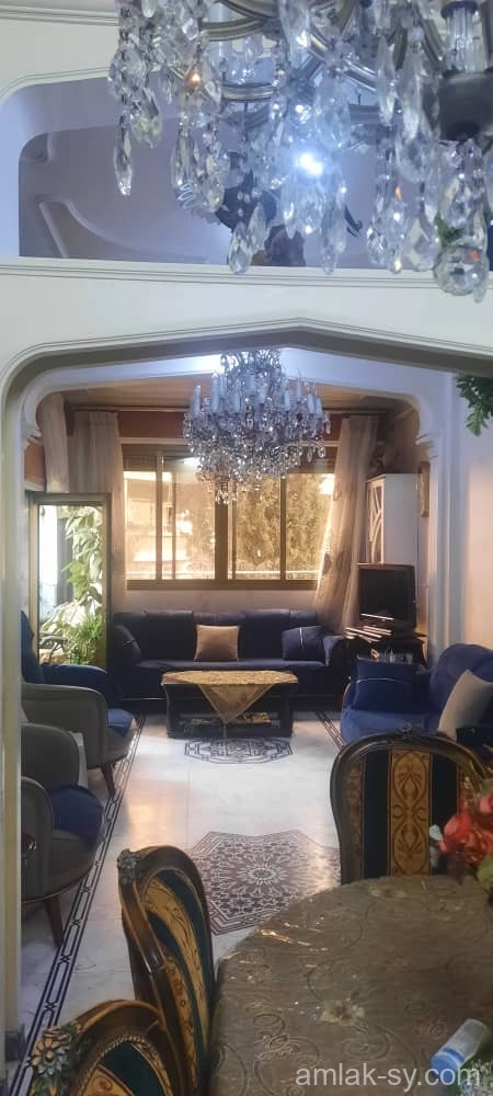 شقة 165م اول طريق صلاح الدين في ركن الدين للبيع