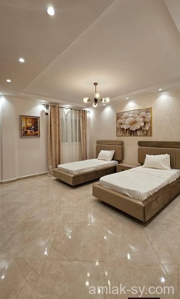 شقة 190م قرب السفارة الكندية في المزة فيلات شرقية للبيع