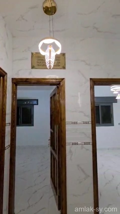 شقة 5غرف و منافع في ادلب الجديدة للبيع