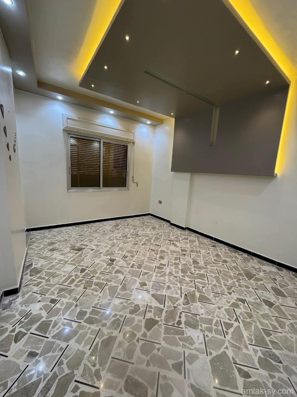 شقة شمالية قبلية غربية في مدينة حرستا حي المقلب