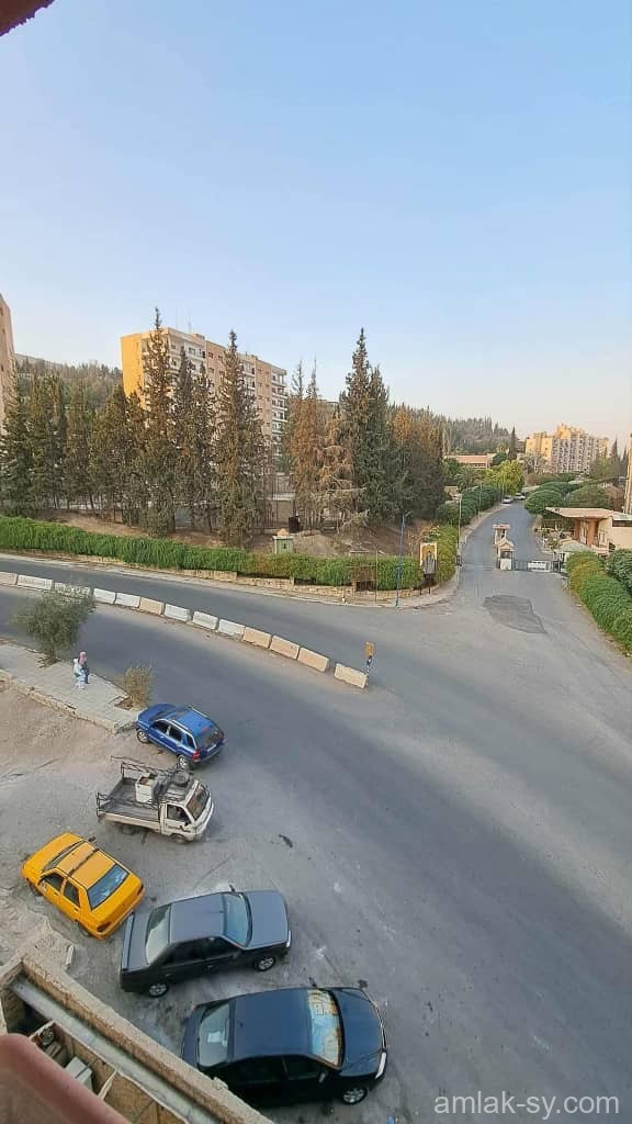 شقة للبيع شرقية غربية مساحة 100متر في برزة