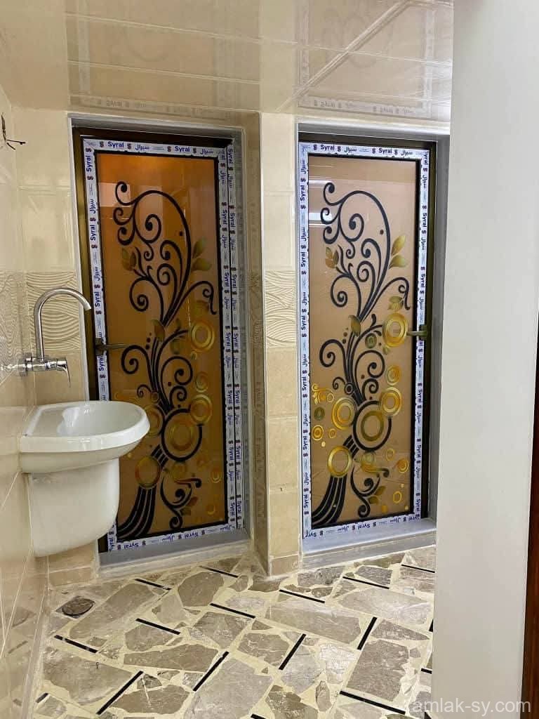 شقة 140 متر مع حديقة في حي البستان بحرستا