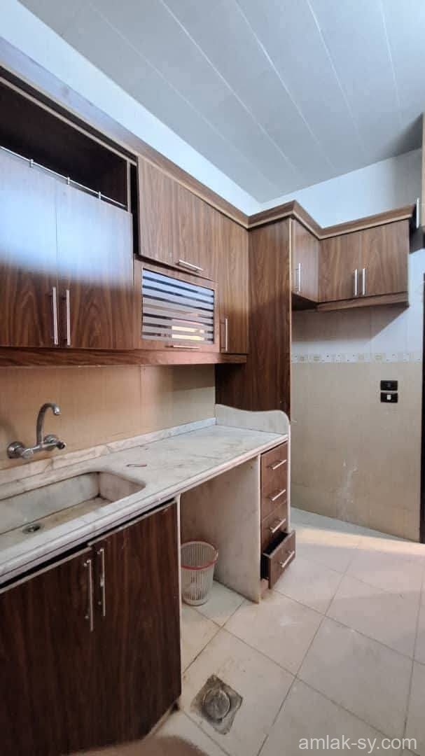 شقة 100 م للبيع قبلية مفتوحة ببيت سحم مدخل المطار دخلة جامع الحرمين