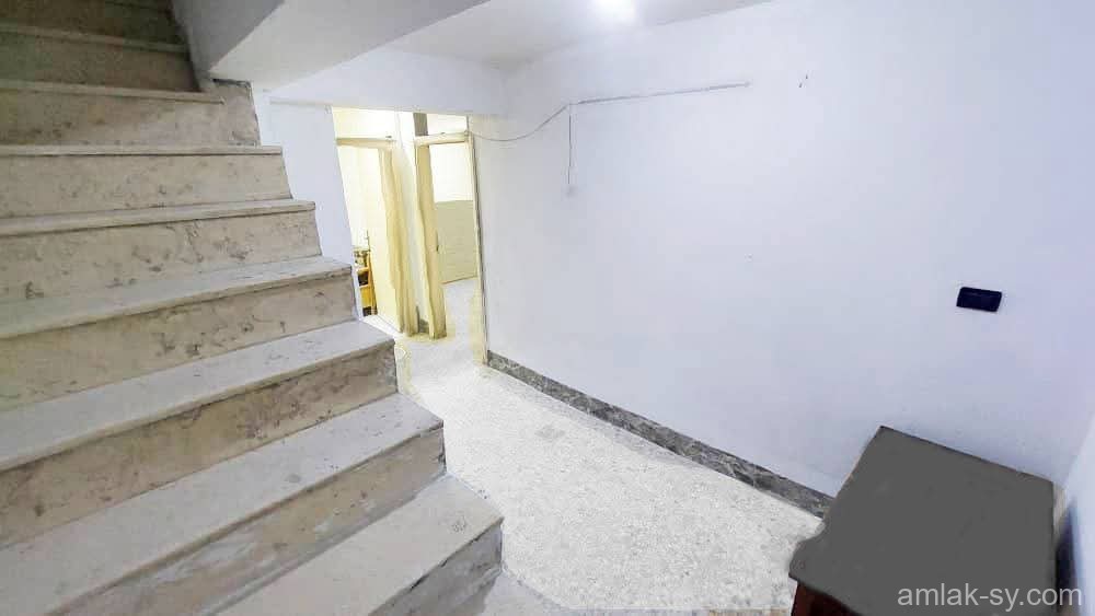 شقة للإيجار مقابل جامع حمو ليلا- اول طلعة الطحان بركن الدين