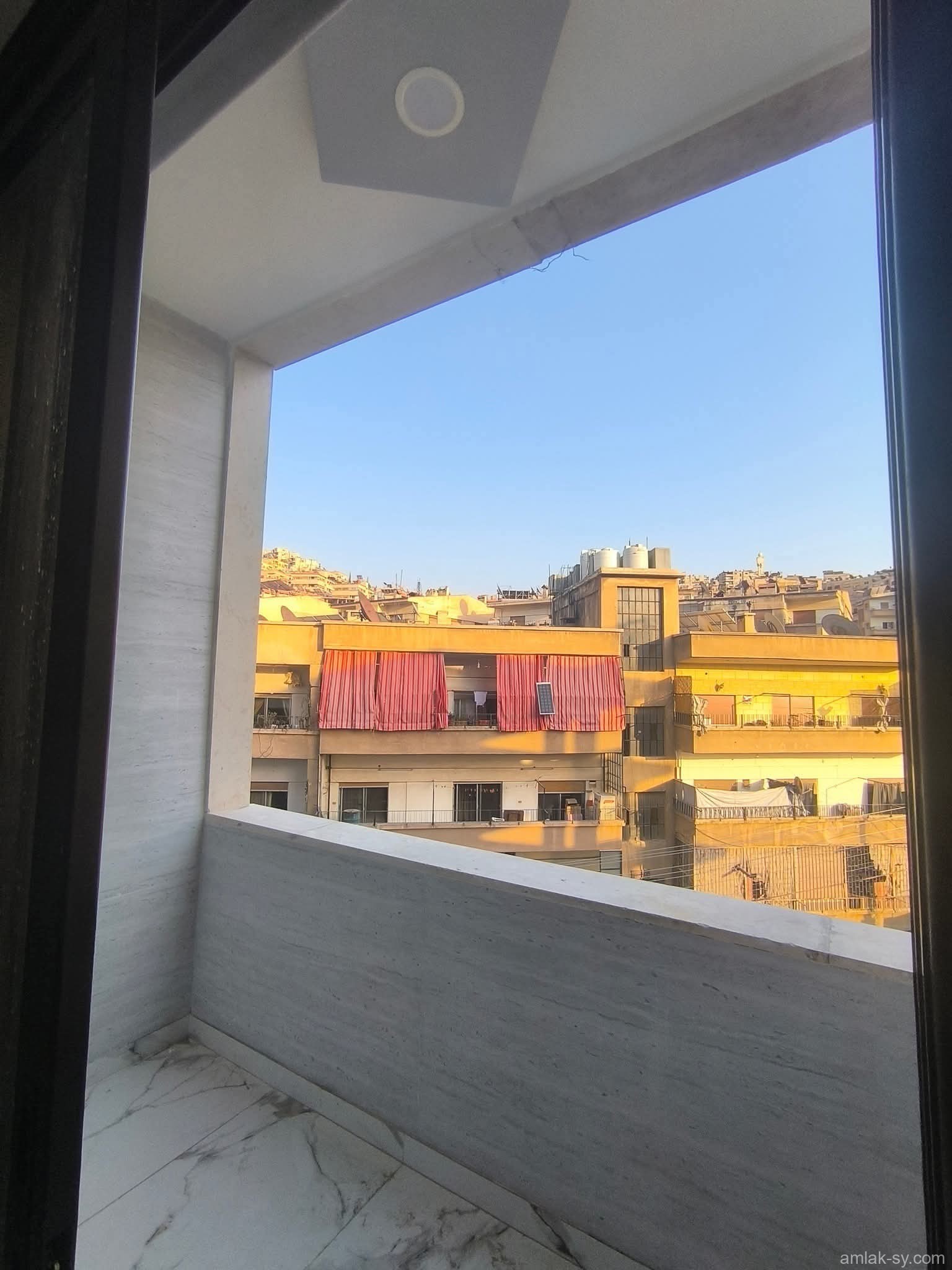 شقة للبيع 90 م قدسيا نزلة الأحداث بالقرب من فندق الدانا