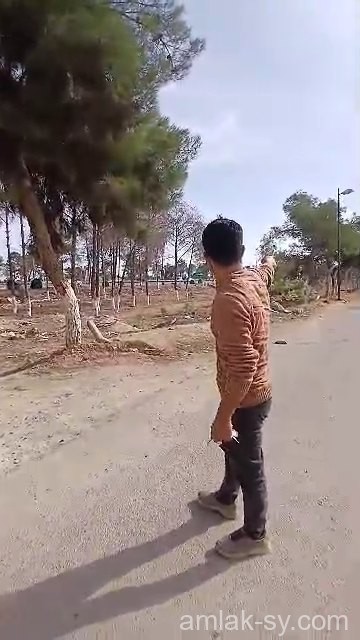 ارض 2300م مع رخصة بناء في مدخل الأهداف في الجسر الرابع على طريق المطار للببع