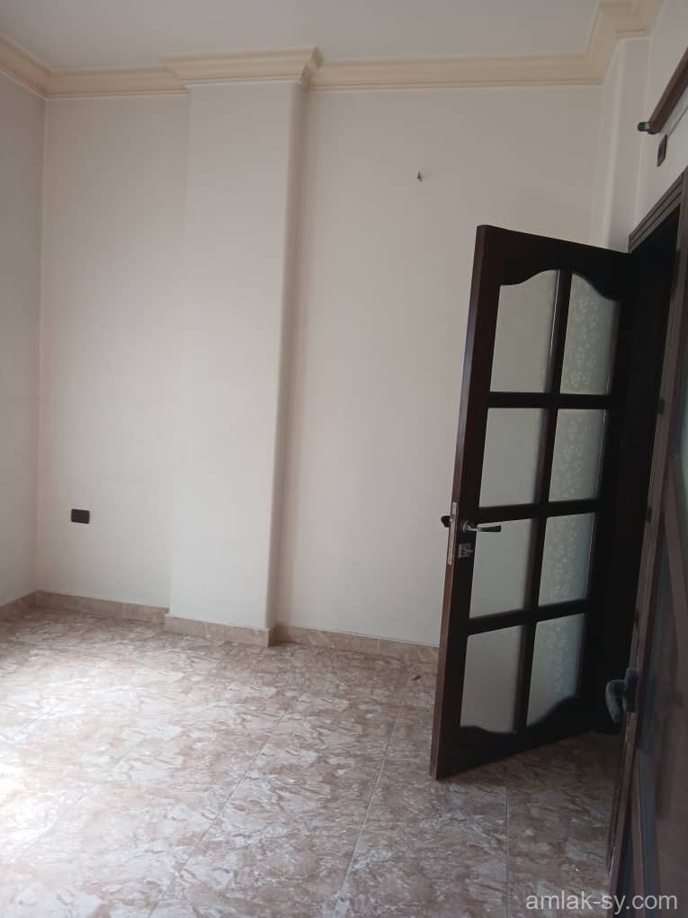 شقة للبيع قبلية شرقية - منطقة الصناعة شرق جامع المصطفى