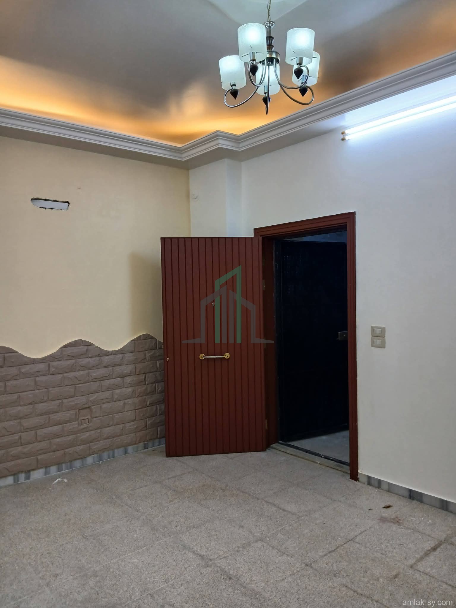 شقة غربية للبيع 100 م - المعضمية بالقرب من البلدية