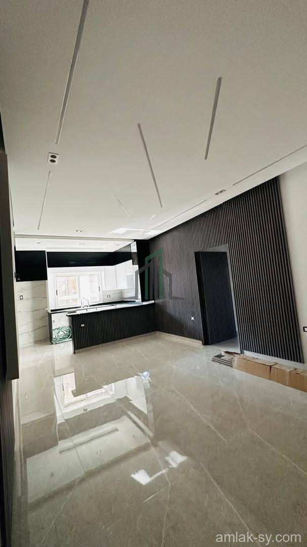 شقة للبيع قبلية غربية 136 م - دمشق - الجديدة بالقرب من كازية الرمال