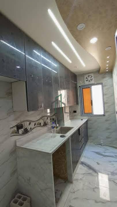 شقة للبيع شرقية غربية 65 م - مساكن برزة جانب البلديى