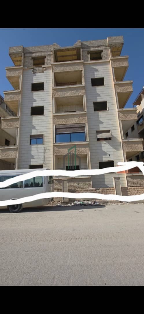 شقة للبيع 165 م +60 م تراس- اشرفية صحنايا شارع القرية الصغيرة