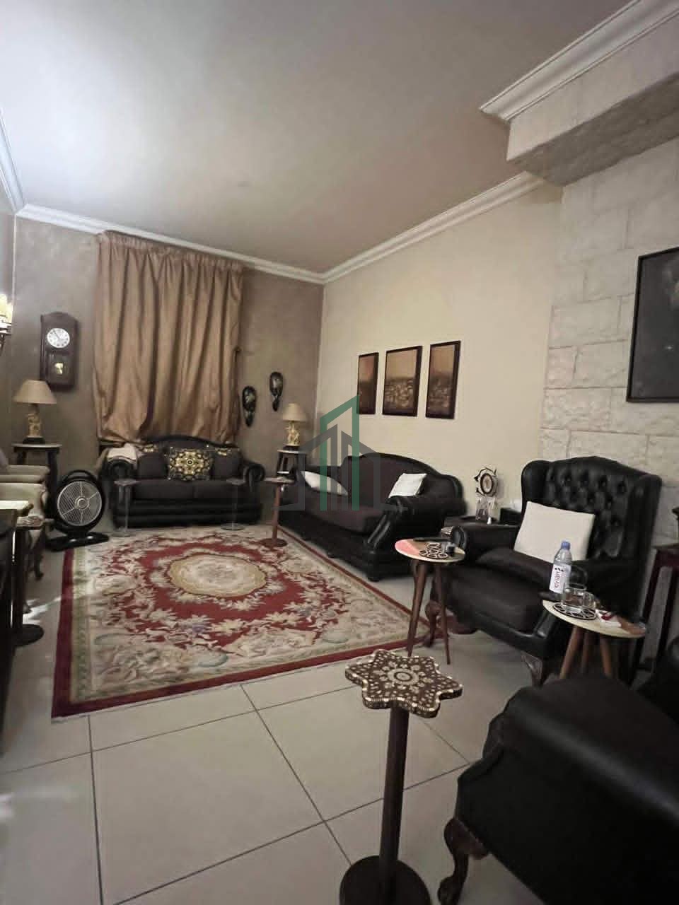 شقة للبيع مع الكهربائيات ـدمشق ـ المهاجرين جادة تالتة