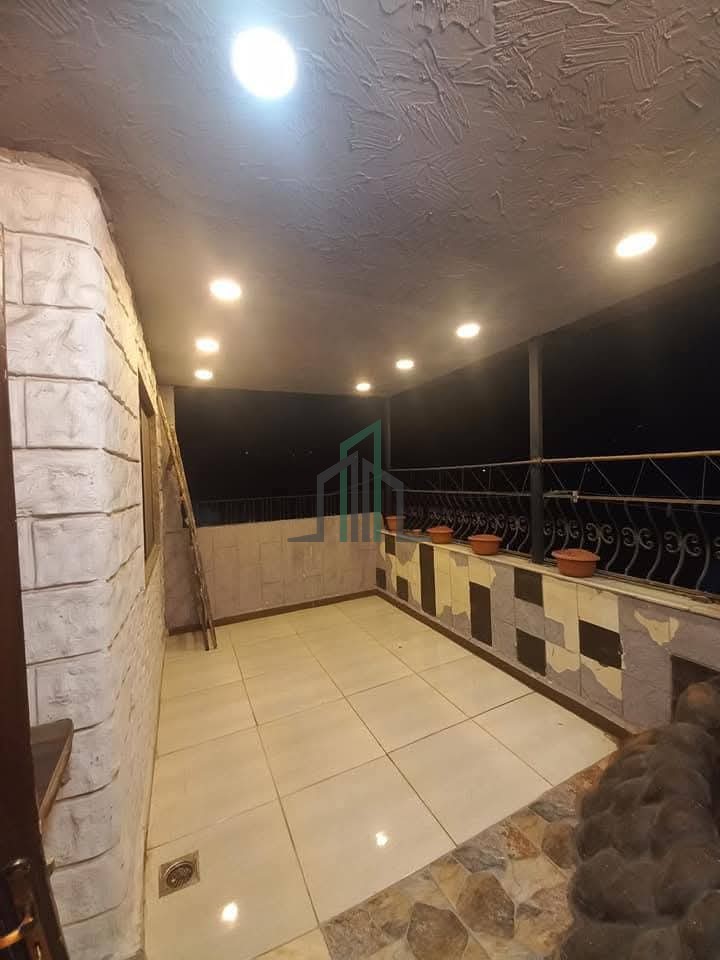 شقة للاجار 110 م - دمشق- المزة جانب المدرسة الفرنسية