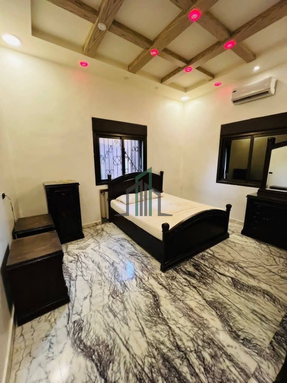 شقة مفروشة للاجار 200 م - دمشق- ابو رمانة قرب موقف نورا