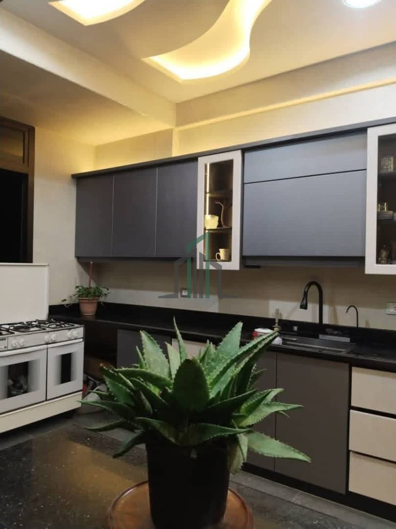 شقة للبيع 190م - دمشق-شارع بغداد خلف مشفى الفزالي